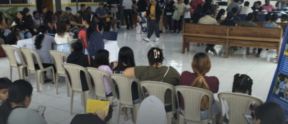 Clínica Adventista de Quito y AdventHealth brindan esperanza y atención médica gratuita a 906 personas